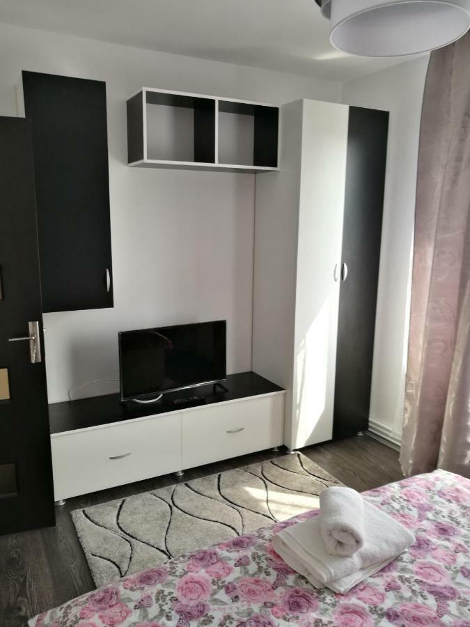 White Black Rooms Vajdahunyad Kültér fotó