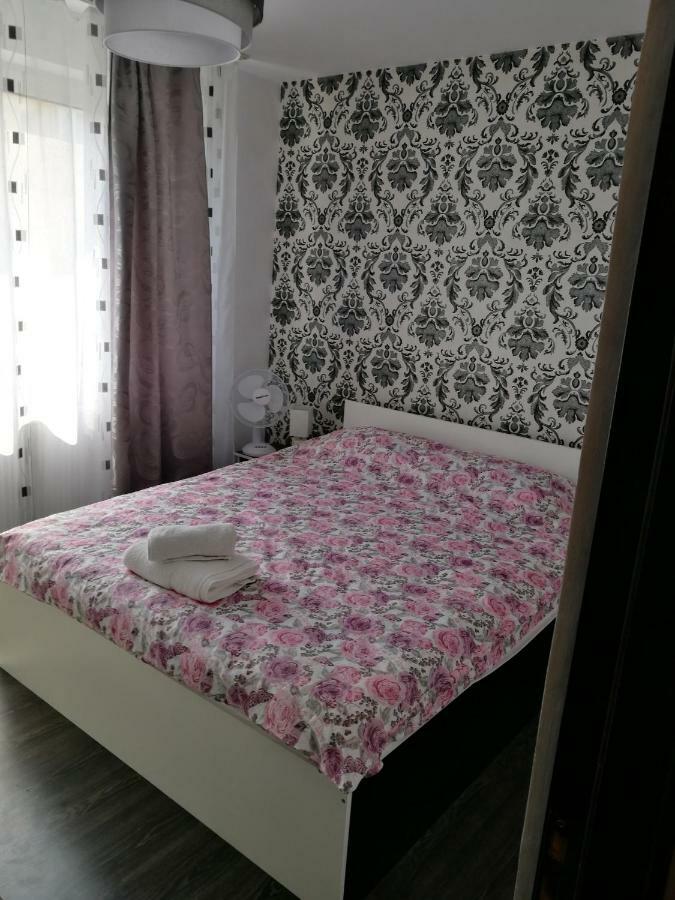 White Black Rooms Vajdahunyad Kültér fotó